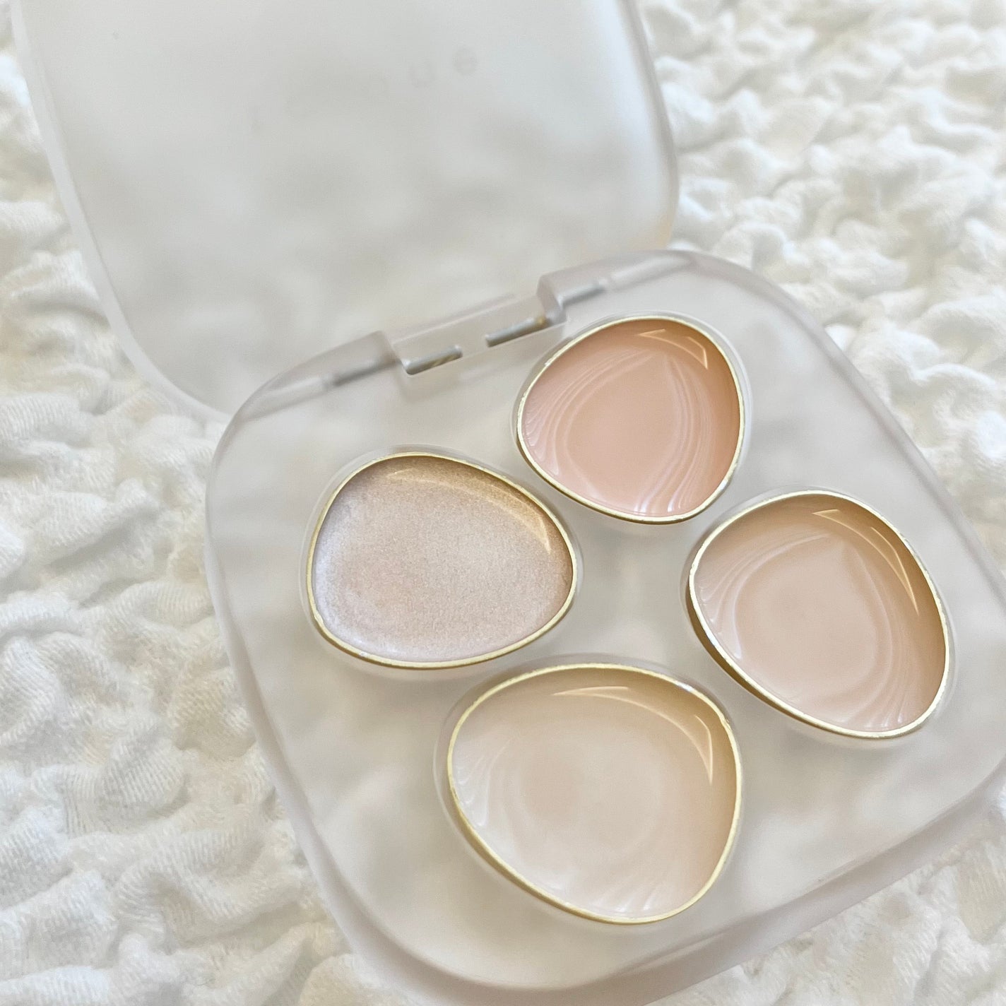 トーン ペタル フロート フローレス タッチ/to/one/パレットコンシーラーを使ったクチコミ(2枚目)