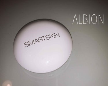 

 ALBION
 スマートスキンホワイトレア
 レフィル￥4,000 ケース￥1,000


 7月に購入して使用してます！
 ナチュラルなのにしっかりカバーして
 くれています\( ･ω･)/
 