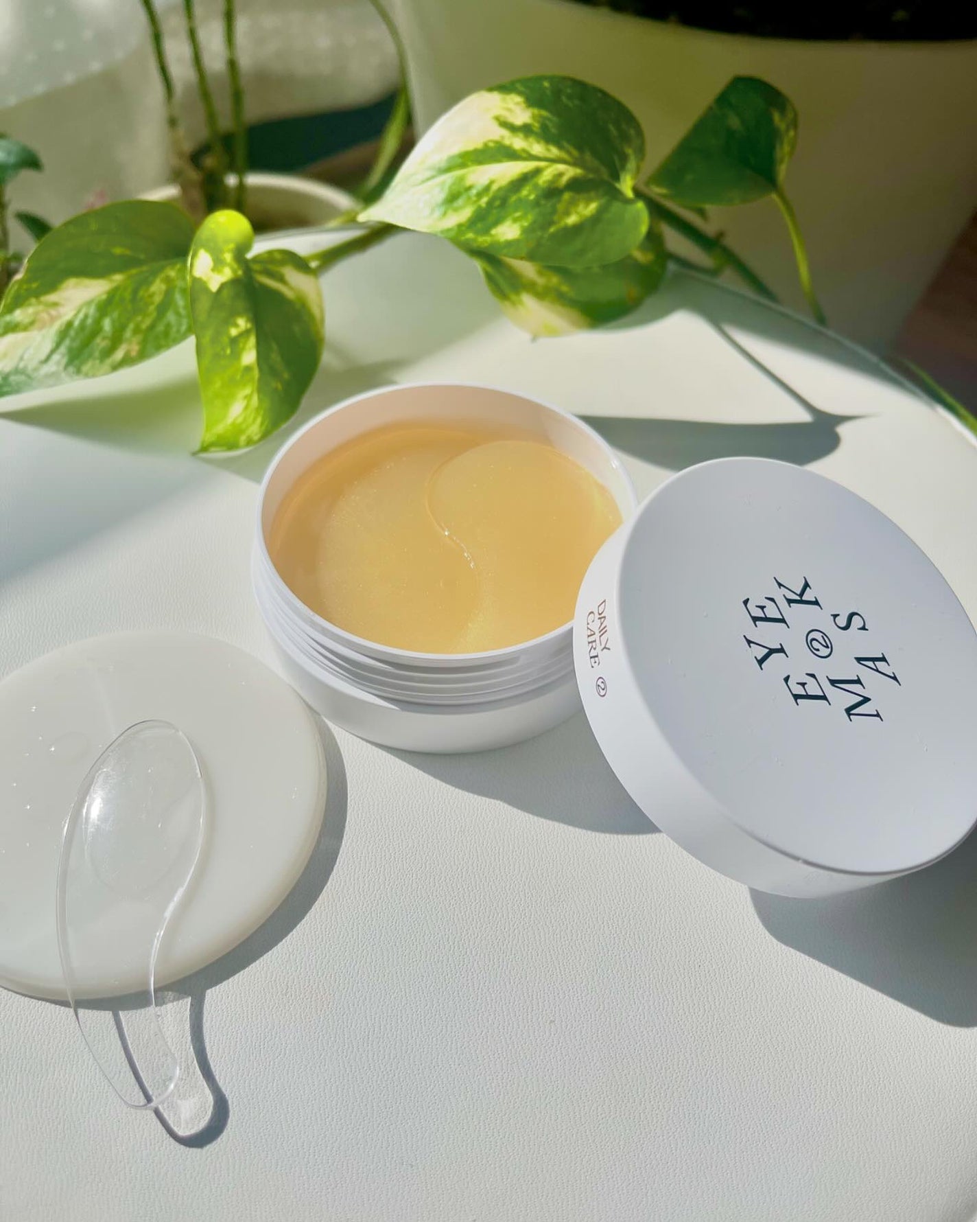 シャンティ on LIPS 「\コラーゲンでハリのある目元へ/\ぷるぷるアイマスク/@kok..」(3枚目)