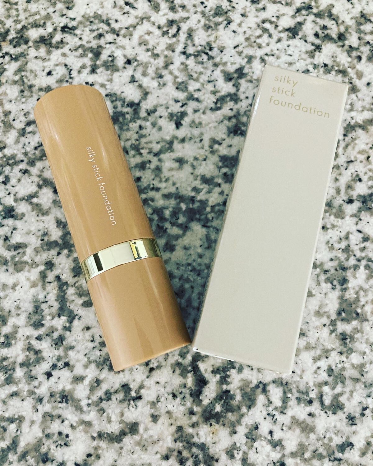 シルキースティックファンデーション/KAMIKA/その他ファンデーションを使ったクチコミ(1枚目)