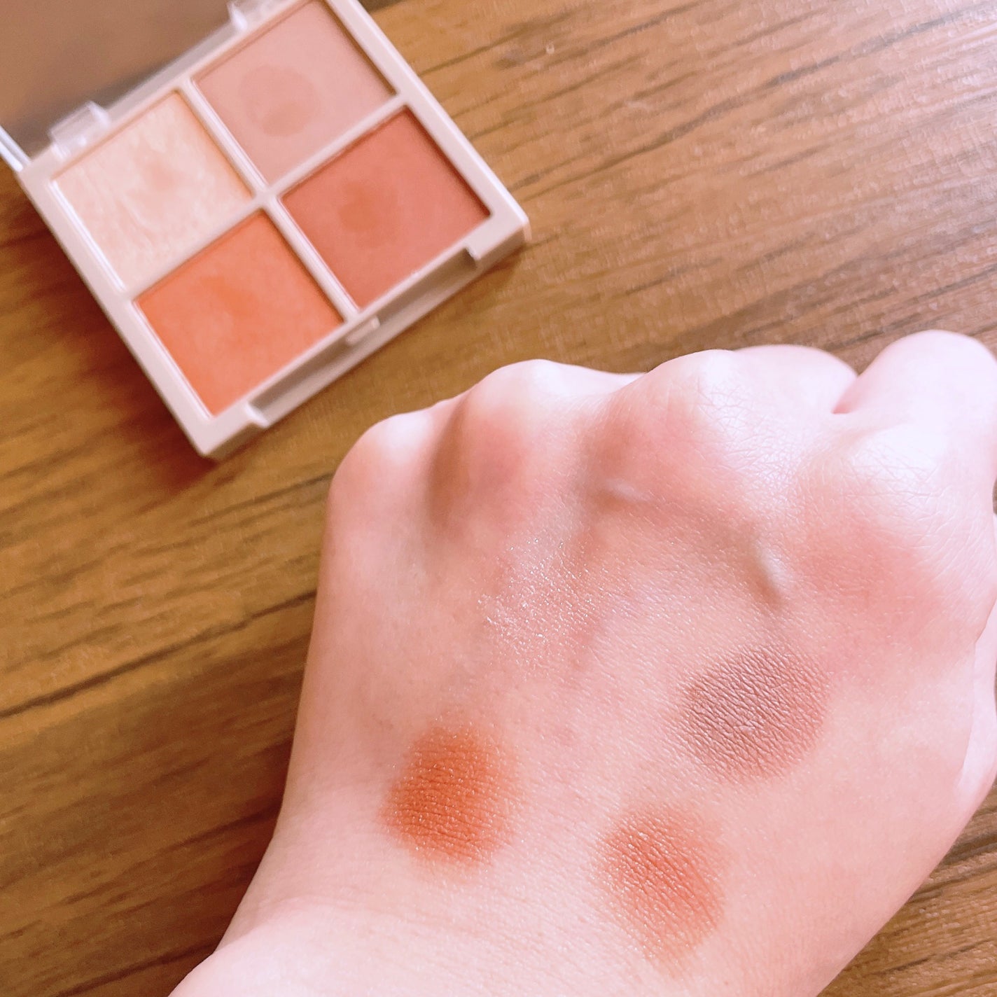 Lilytone 4色アイシャドウ/Lilytone/アイシャドウパレットを使ったクチコミ(3枚目)