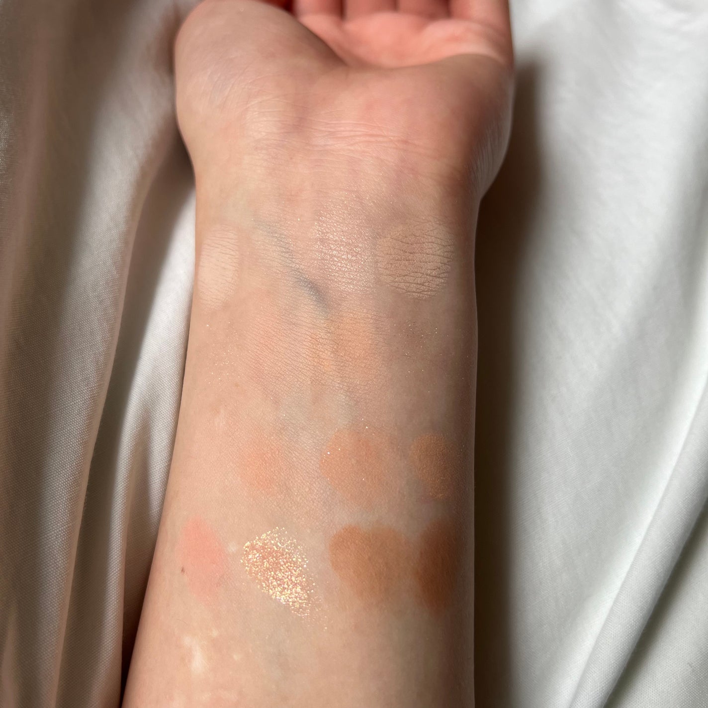 ソフトブラーリングアイパレット/wakemake/アイシャドウパレットを使ったクチコミ(4枚目)