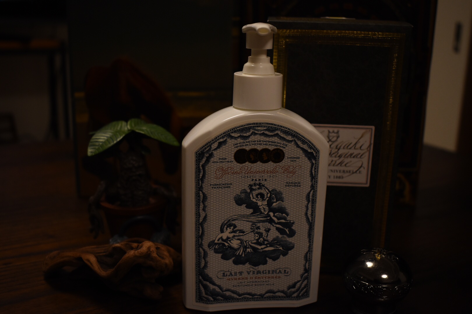 レ・ヴィルジナル/オフィシーヌ・ユニヴェルセル・ビュリー/ボディミルクを使ったクチコミ（2枚目）