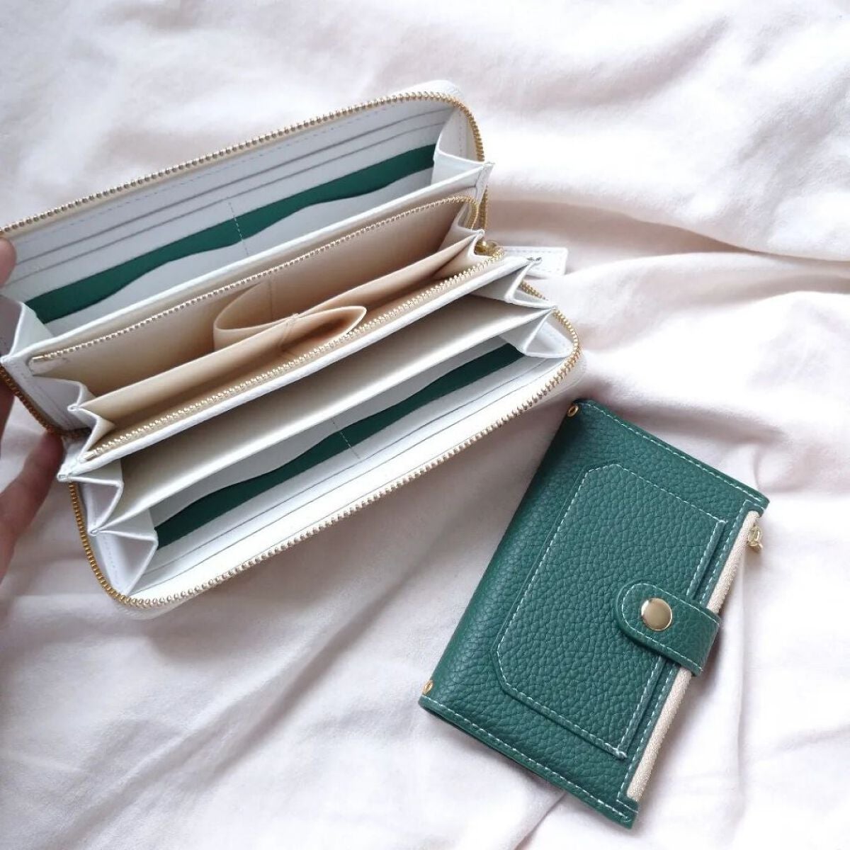 seiko_official on LIPS 「seikoの財布とスマホケースでーす。イタリア産𓃠˗ˏˋ シュ..」(3枚目)