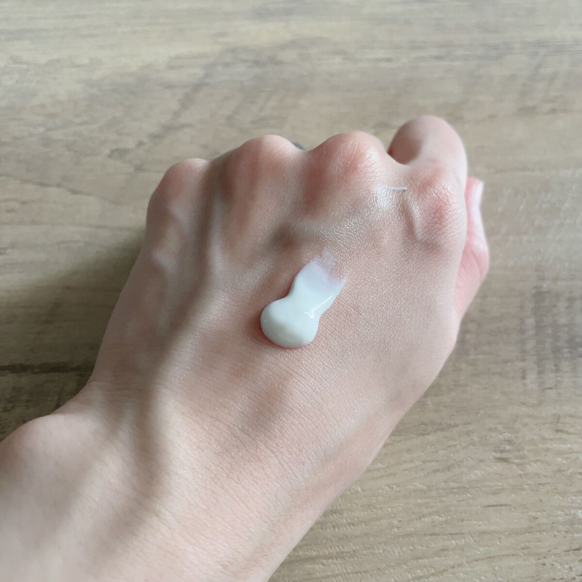 スーパーモイスチャーエッセンス/スキンアクア/日焼け止め・UVケアを使ったクチコミ（3枚目）