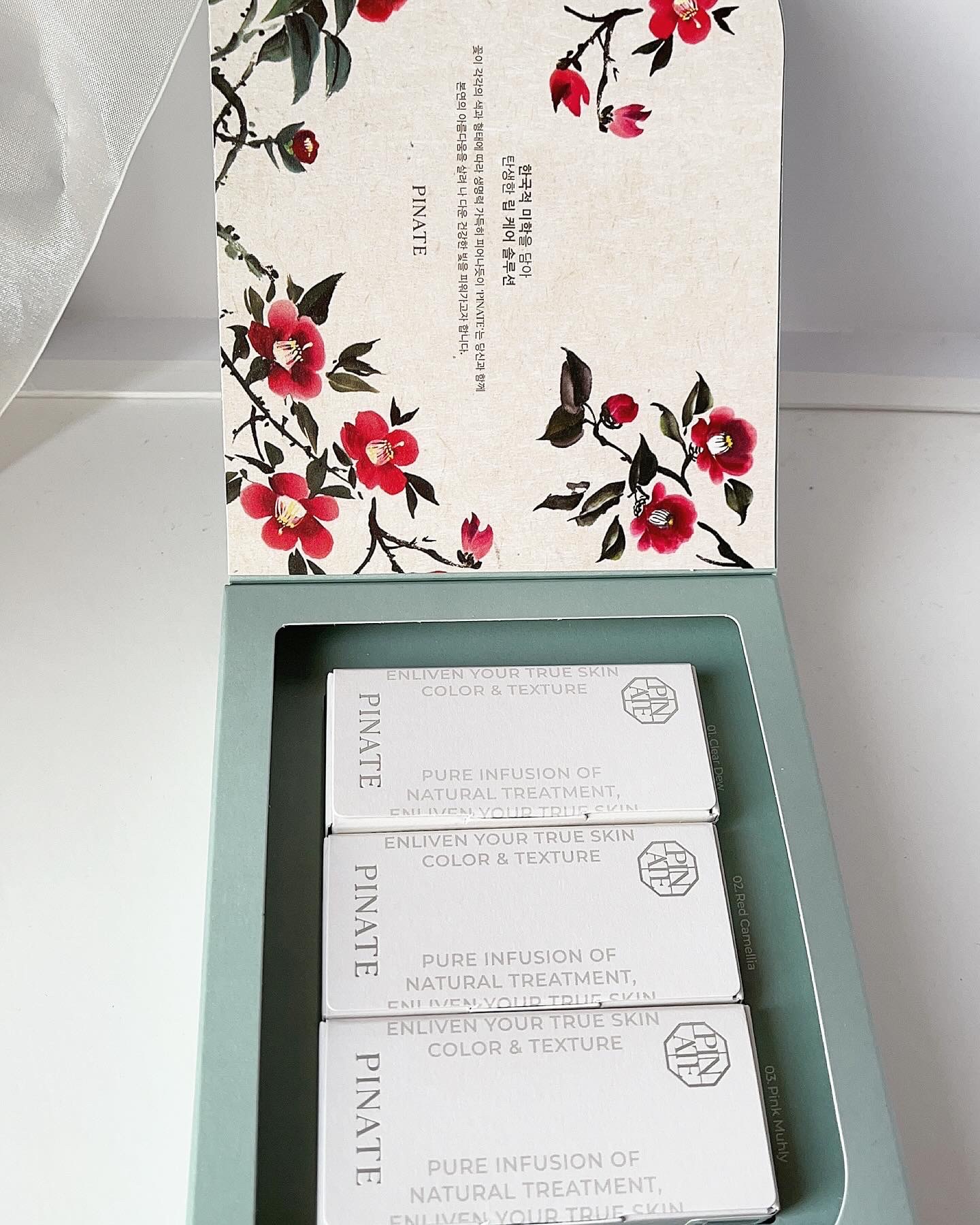 ナチュラルブルームリップオイルセラム 3色セット/PINATE/リップグロスを使ったクチコミ（2枚目）