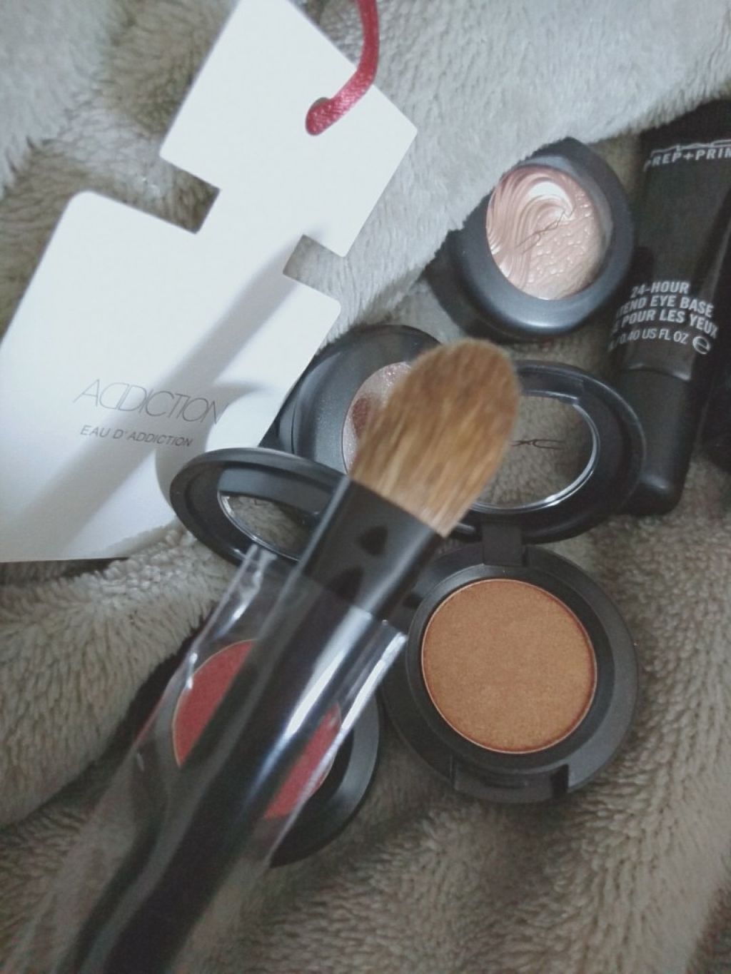 スモール アイシャドウ/M・A・C/単色アイシャドウを使ったクチコミ（2枚目）