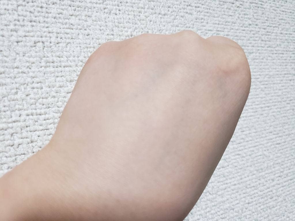 オイルブロック プレストパウダー ベビーブルー（限定）/ettusais/プレストパウダーを使ったクチコミ（3枚目）