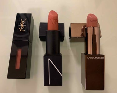 左から…
・YSL 
ルージュピュールクチュールヴェルニ
ヴェルニクリーム　407

・NARS 
リップスティック　2913

・LAURA MERCIER 
ルージュエッセンシャルシルキークリーム
