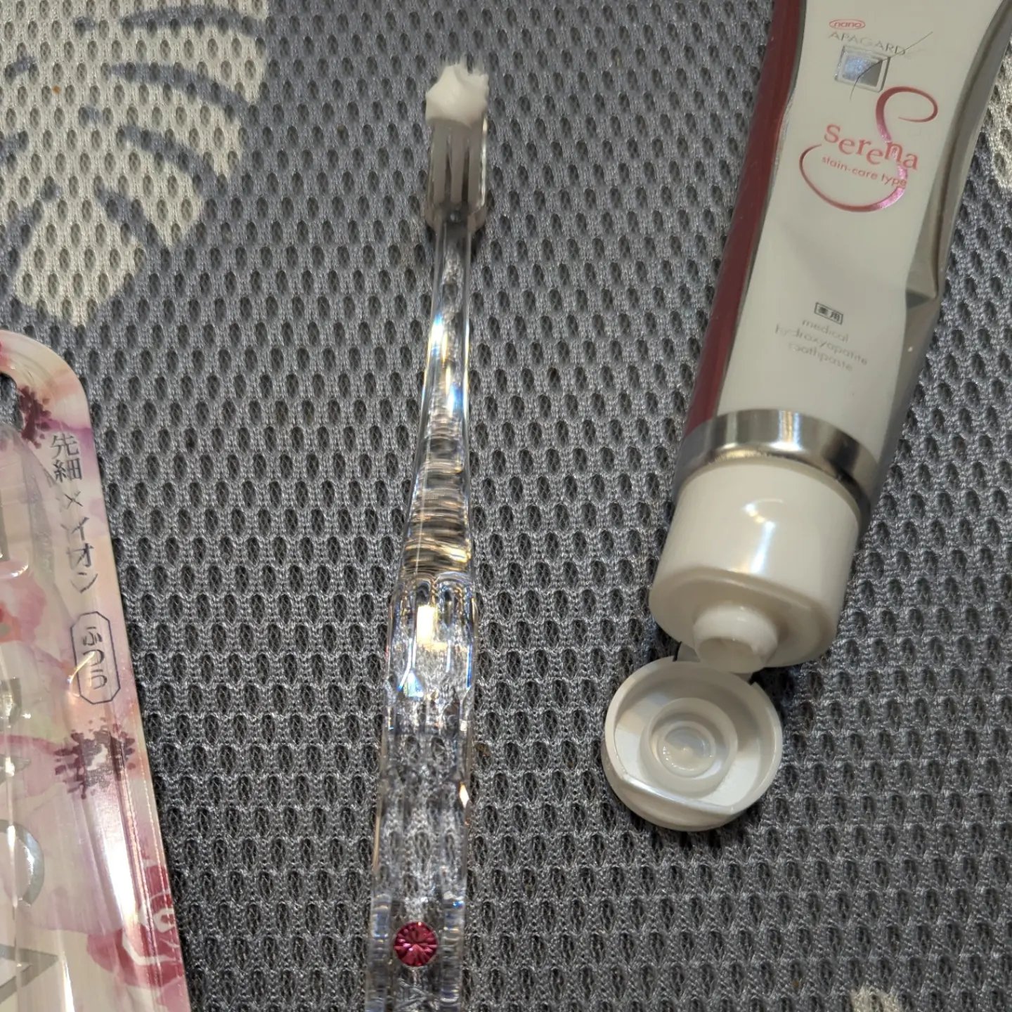 アパガードクリスタル歯ブラシ/アパガード/歯ブラシを使ったクチコミ（2枚目）