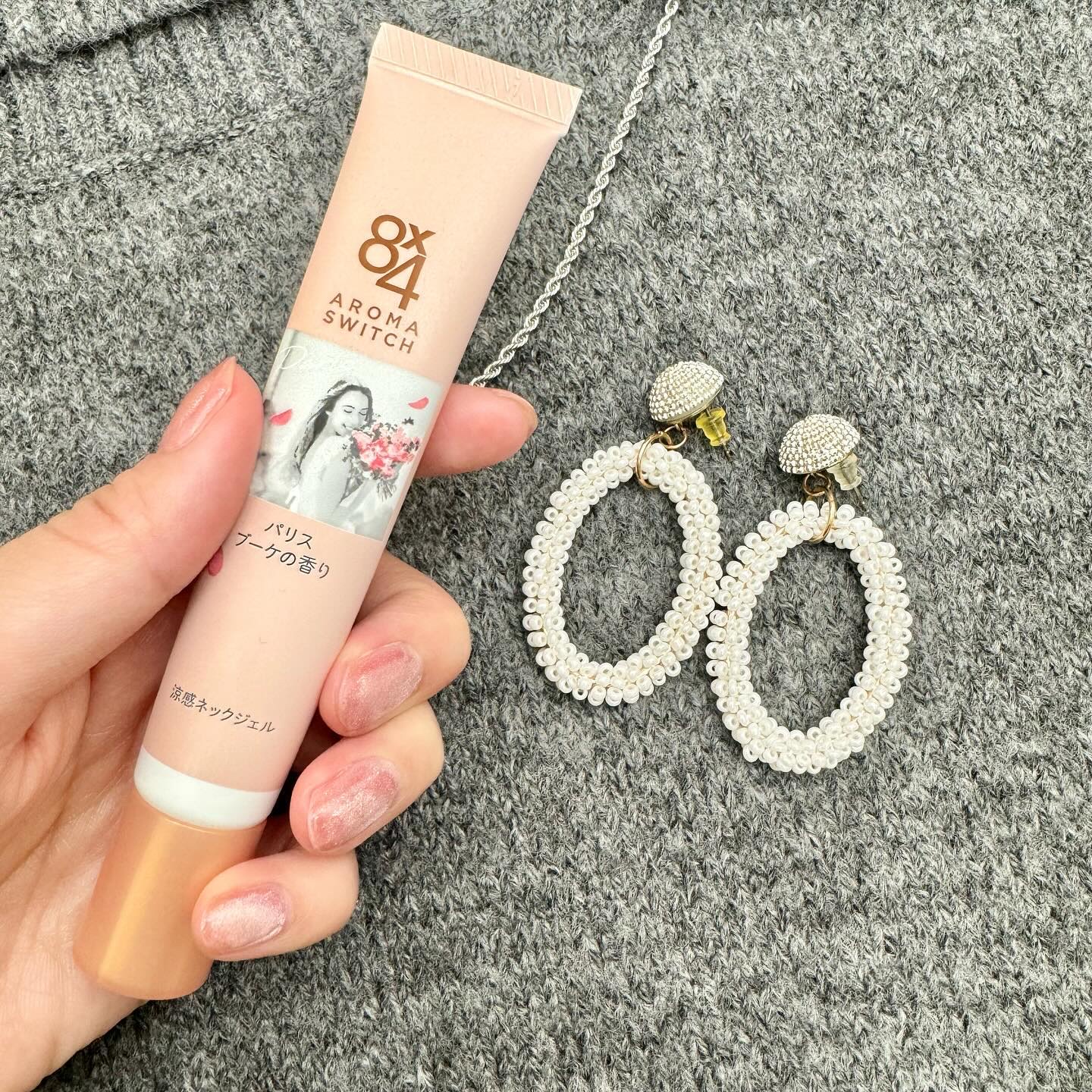 8x4 アロマスイッチ 涼感ネックジェル パリスブーケの香り/８ｘ４/デオドラント・制汗剤を使ったクチコミ（2枚目）