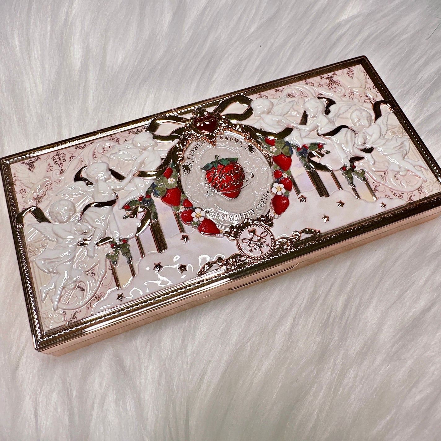 ストロベリーキューピッドコレクション メイクアップパレット/FlowerKnows/アイシャドウパレットを使ったクチコミ(3枚目)