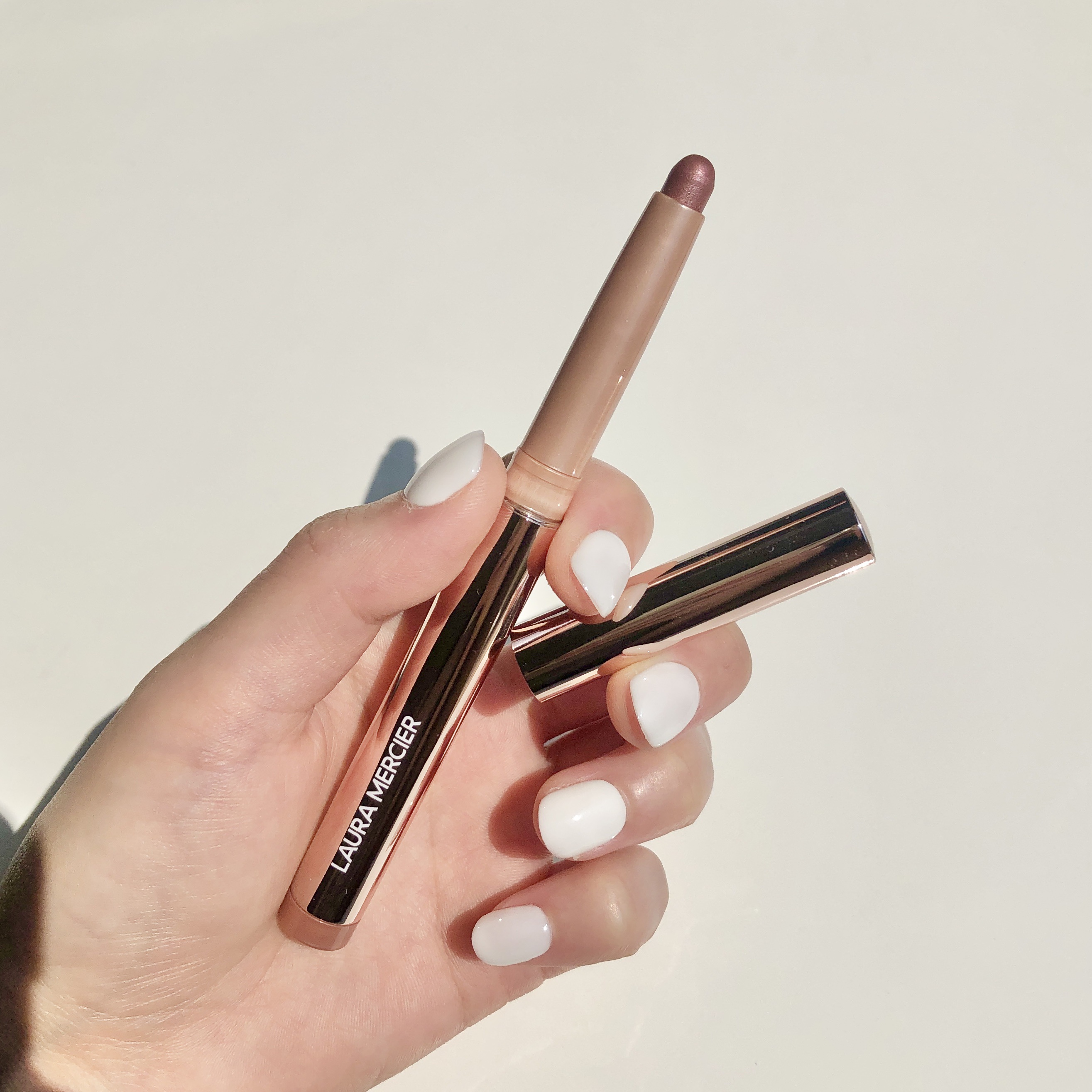 キャビアスティック アイカラー R3 STRIKE A ROSE/ローラ メルシエ/スティックアイシャドウを使ったクチコミ（1枚目）