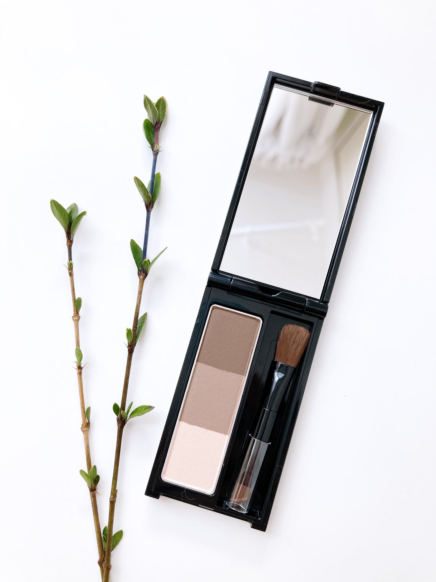 ケイト デザイニングアイブロウ3D/KATE/パウダーアイブロウを使ったクチコミ(2枚目)