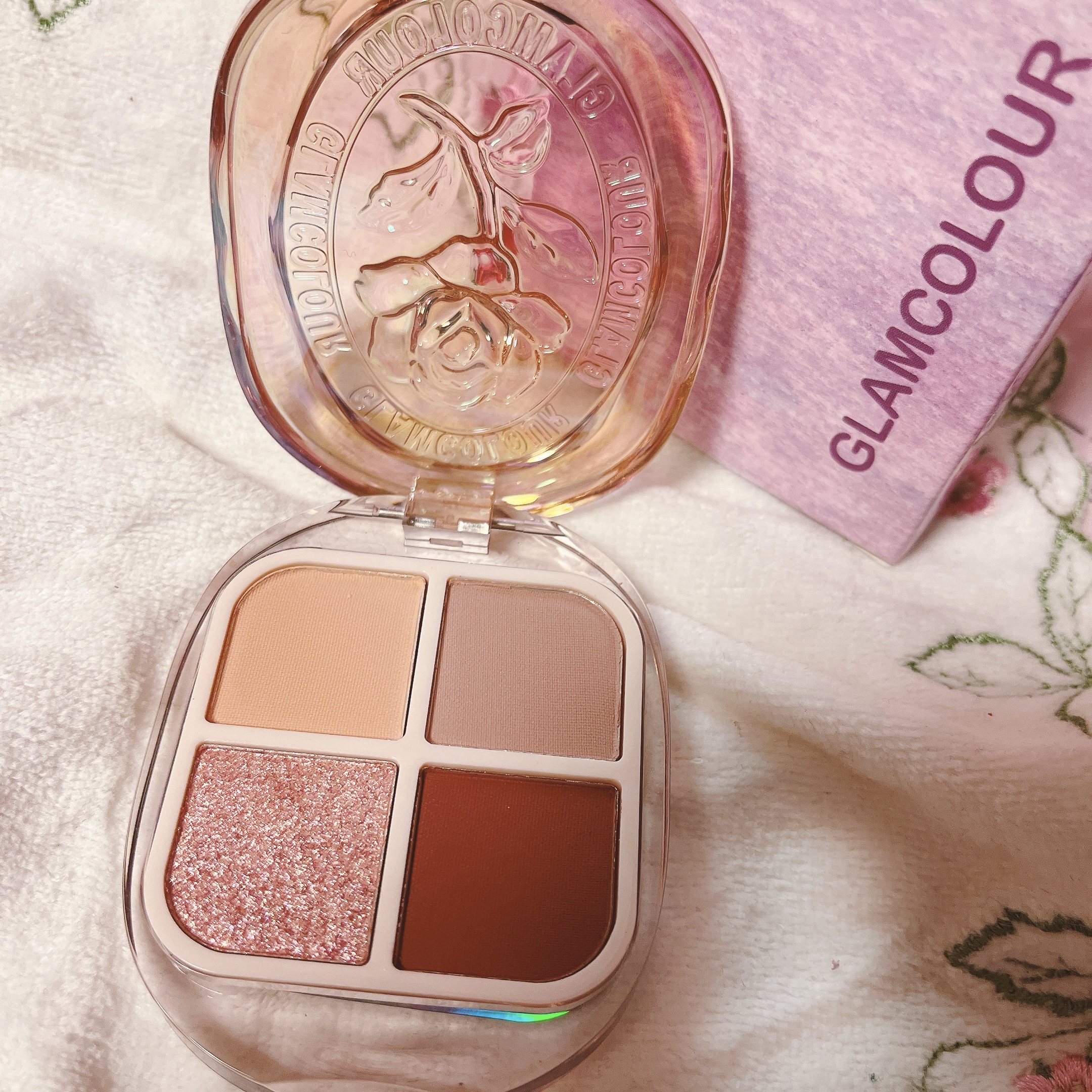 シーリングスタンプ風4色アイシャドウ/Glam Colour/アイシャドウパレットを使ったクチコミ（2枚目）