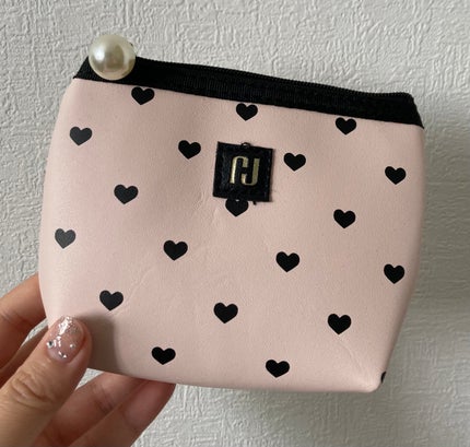 Saya on LIPS 「付録のポーチがかわいい♡/﹋﹋﹋﹋﹋﹋﹋﹋﹋﹋﹋﹋﹋﹋﹋﹋﹋📙..」(4枚目)