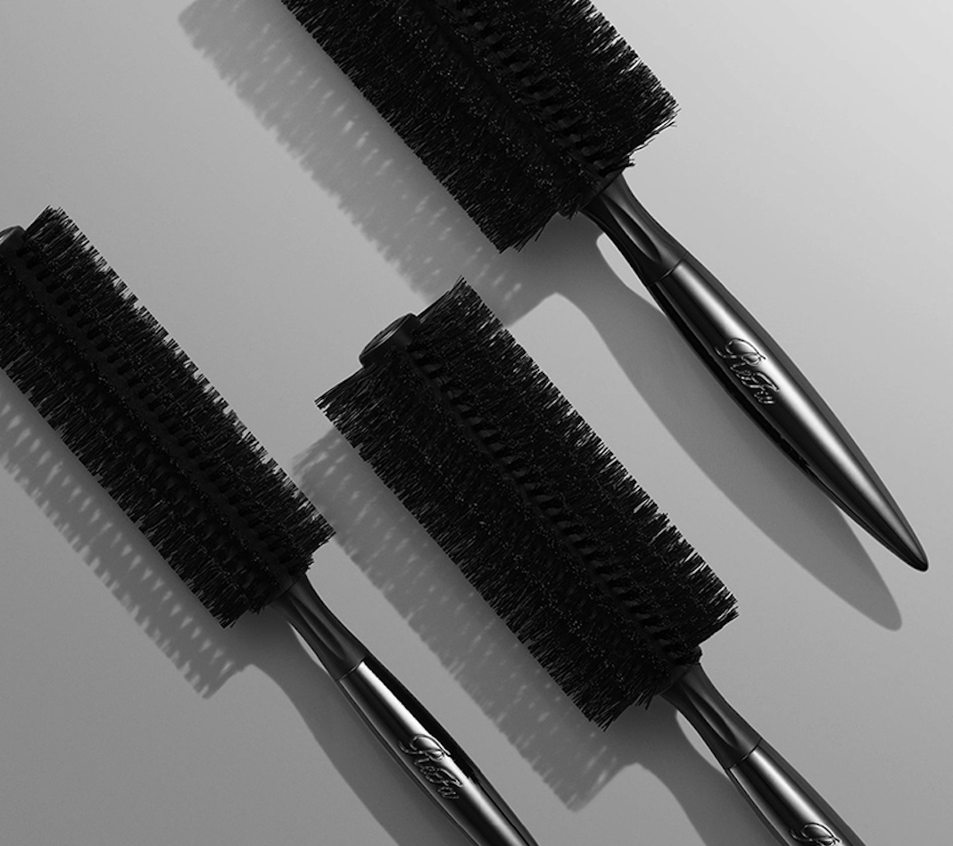 ReFaからブロー用ブラシ「ReFa ROLL BRUSH」が登場!のサムネイル