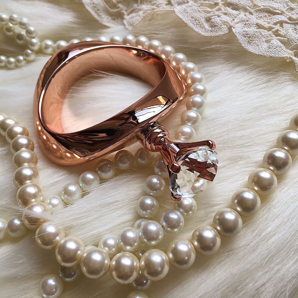 梅ちゃんアラフィフツヤ肌オタク on LIPS 「𓅪𓂃𓈒𓏸これかわいい…そして使える…これ、指輪風の「カッサ」て..」(1枚目)