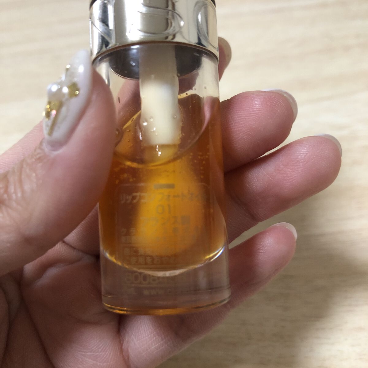 リップコンフォートオイル 01 ハニー/CLARINS/リップグロスを使ったクチコミ（2枚目）