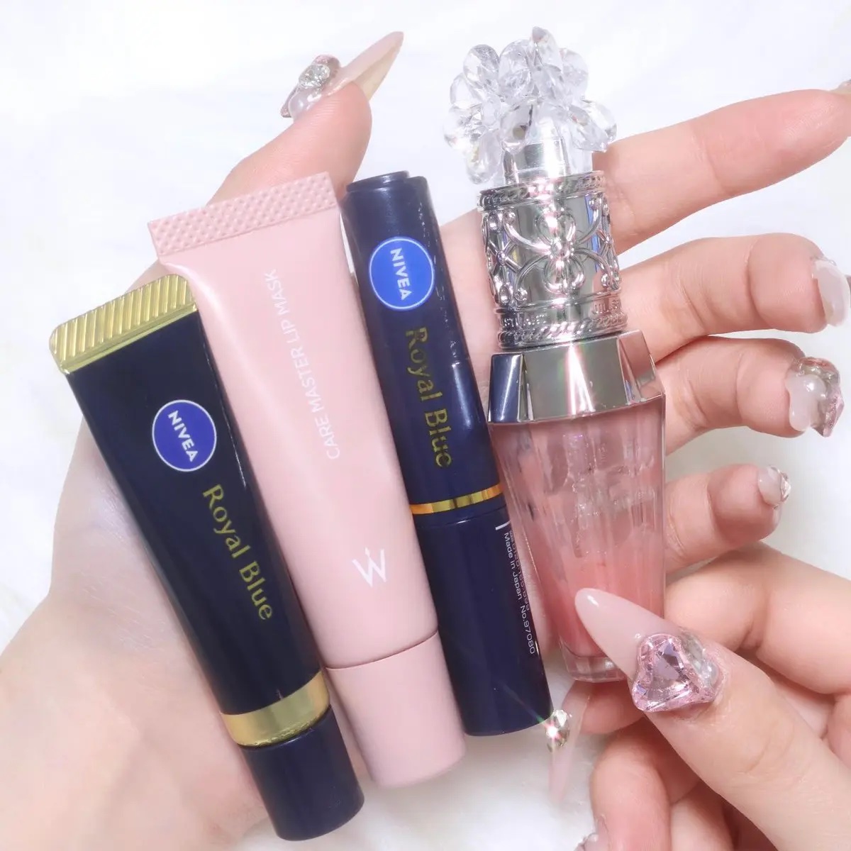 ニベア　ロイヤルブルーリップ　濃密美容ケア/ニベア/リップ美容液を使ったクチコミ（1枚目）