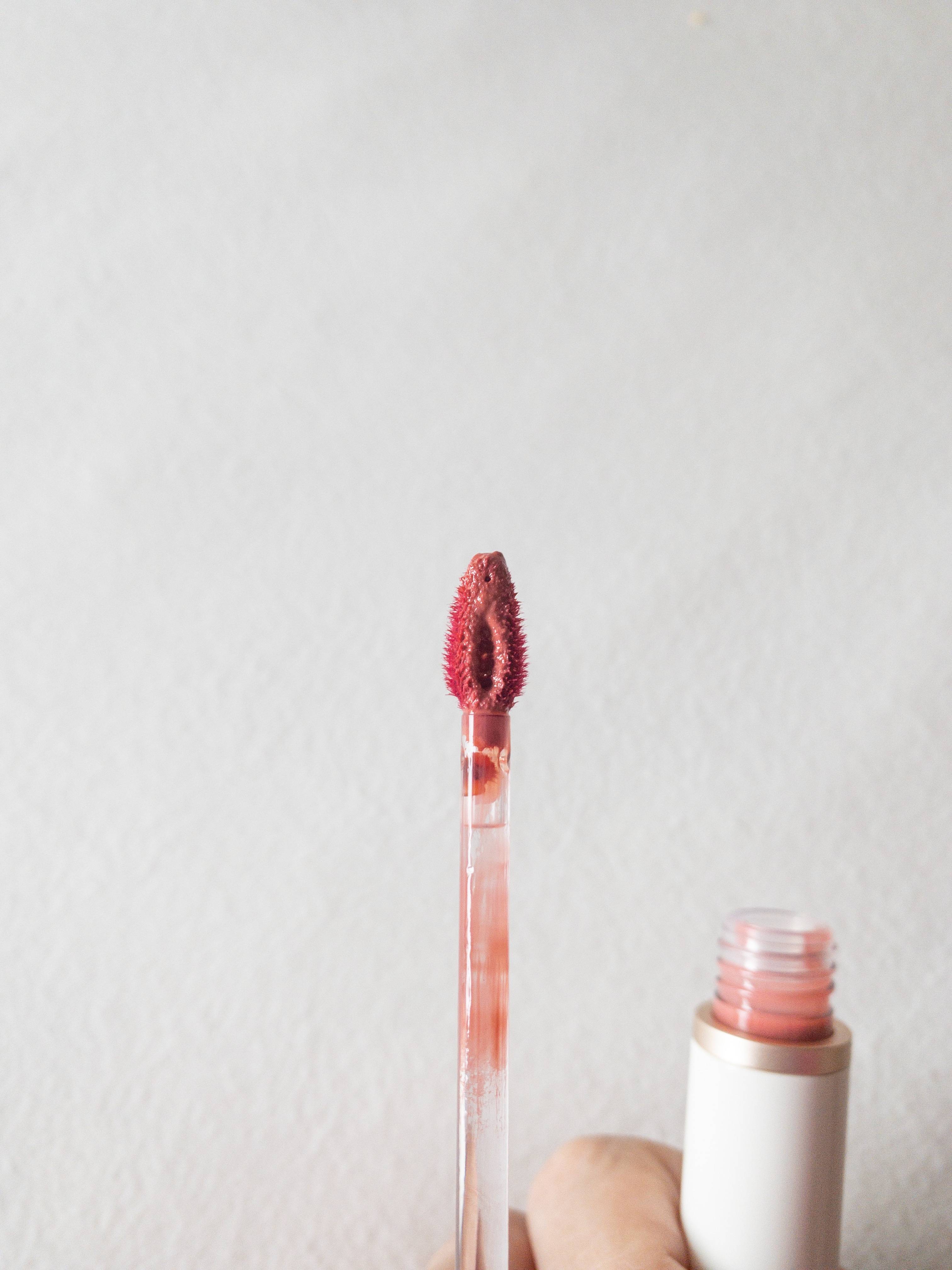 ムードインハンサーウォーターリキッドグロウ W004 アンビエント/hince/口紅を使ったクチコミ（3枚目）