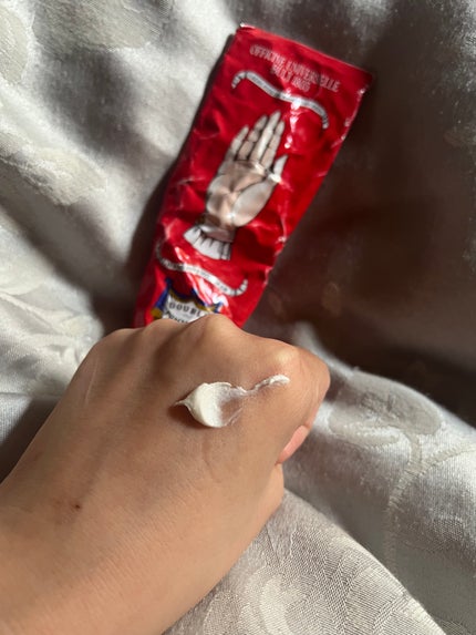 ドゥーブル・ポマード・コンクレット/オフィシーヌ・ユニヴェルセル・ビュリー/ハンドクリームを使ったクチコミ(2枚目)