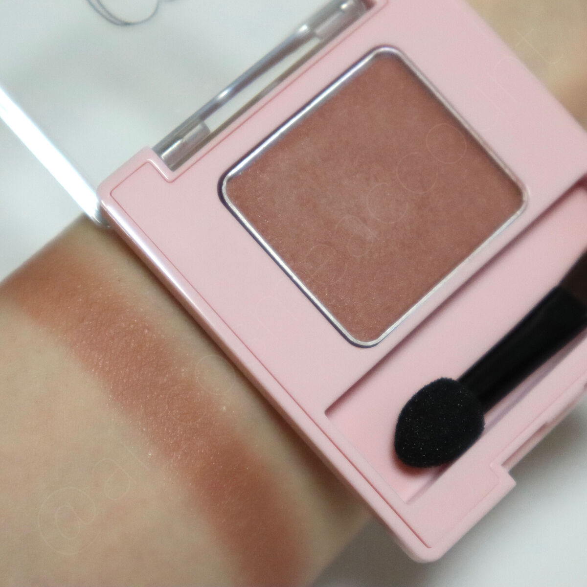 フーミー シングルアイシャドウ アップルブラウン/WHOMEE/単色アイシャドウを使ったクチコミ（3枚目）