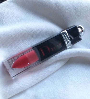 Dior ディオールアディクトラッカープランプ
オイルティントタイプのリップです❤️


オイルとついてるだけあって
めちゃくちゃスルスル塗れます！

ティントなのにウルウルした仕上がりで
ティッシュオ