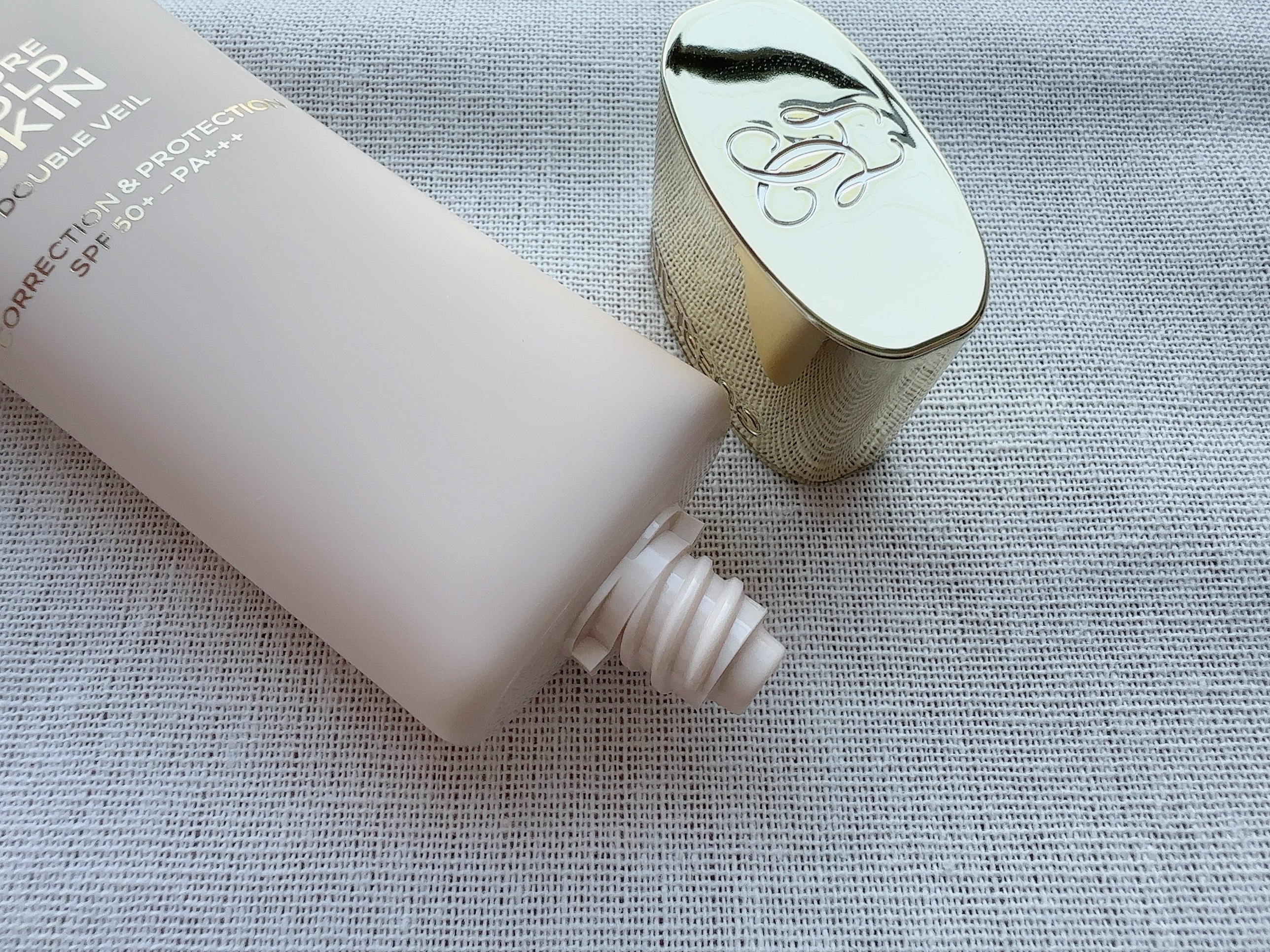 パリュール ゴールド スキン ダブル ヴェール プライマー/GUERLAIN/化粧下地を使ったクチコミ（2枚目）