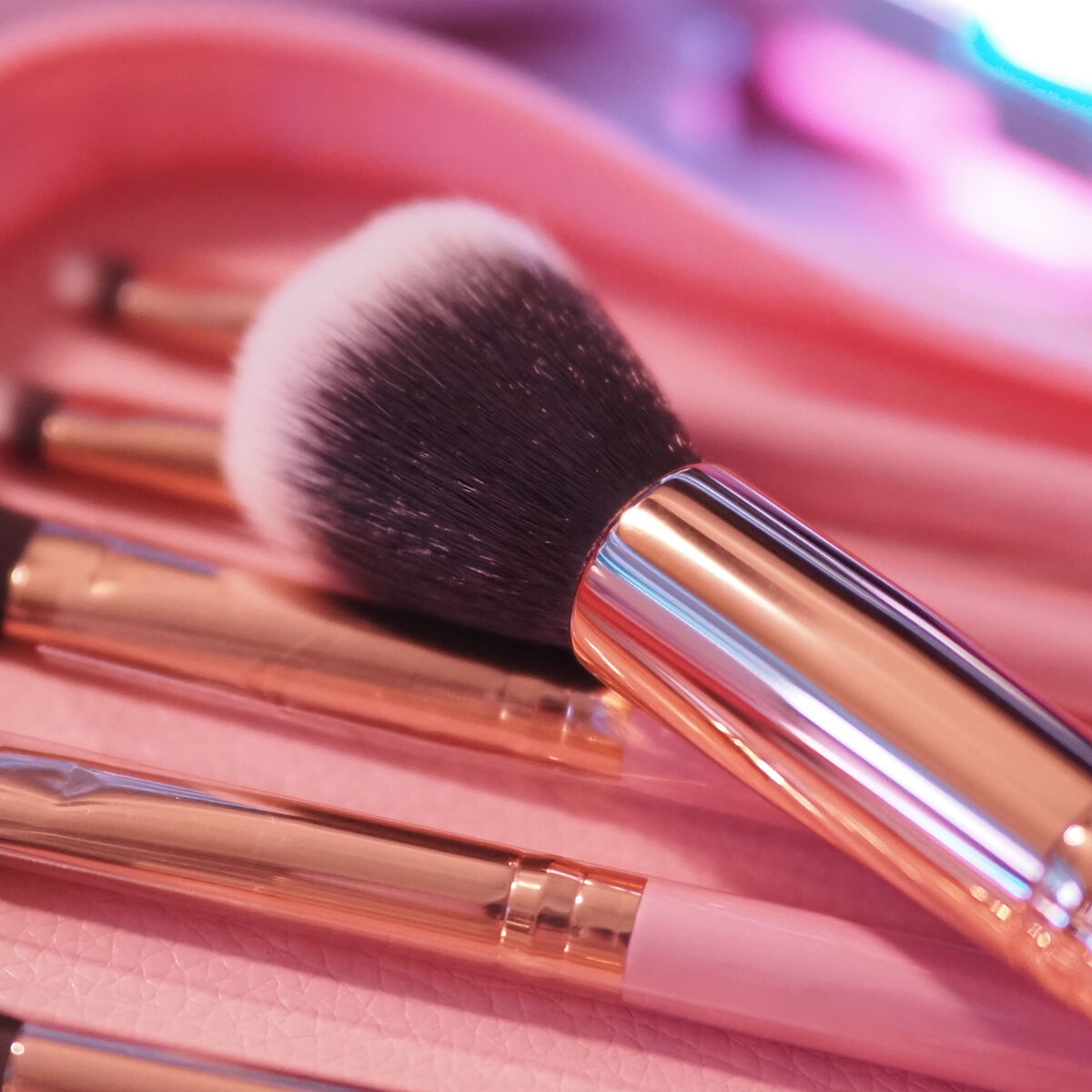 貴族のゴールド メイクブラシ11本セット 化粧ポーチ付き/SIXPLUS/メイクブラシを使ったクチコミ（2枚目）