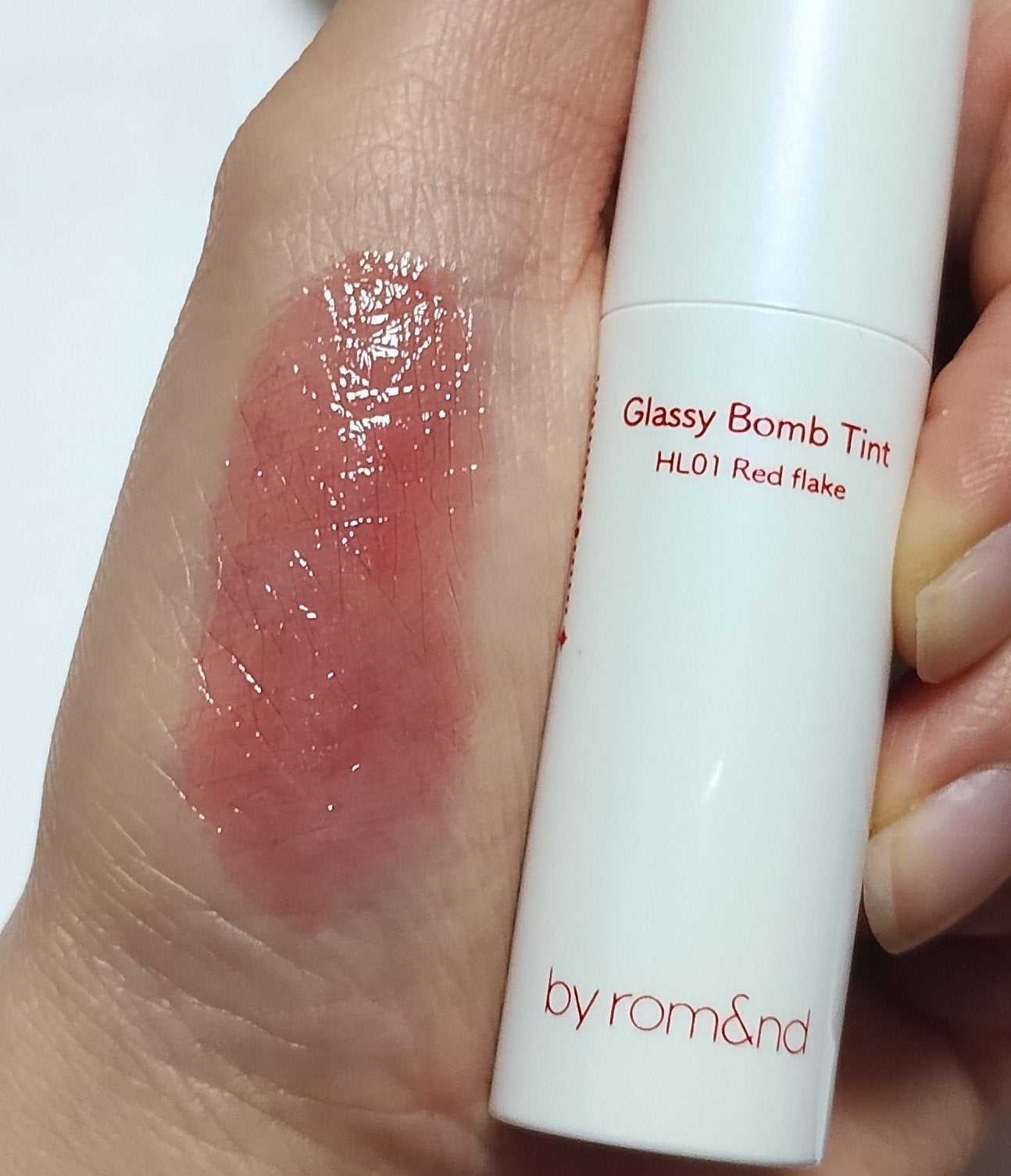 アンドバイロムアンド グラッシーボムティント/&nd by rom&nd/リップティントを使ったクチコミ(1枚目)