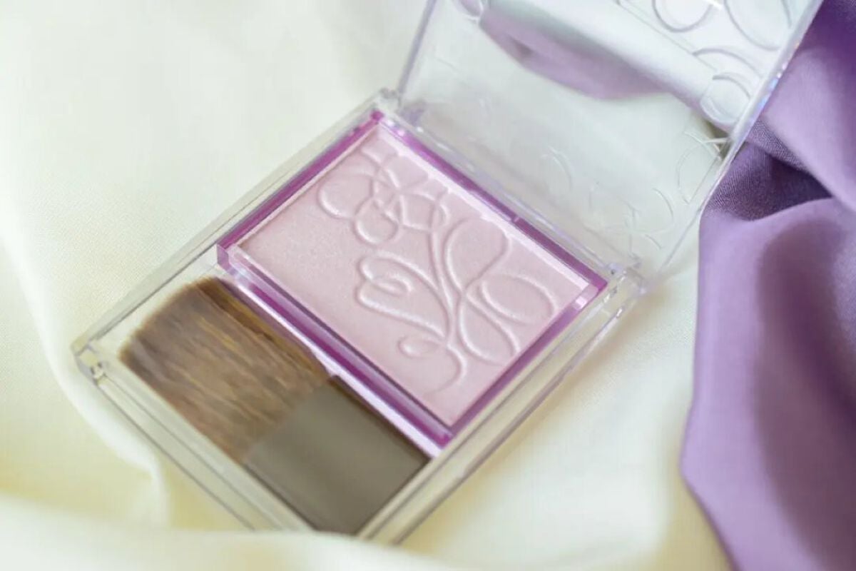 パールグロウニュアンサー/CEZANNE/パウダーハイライトを使ったクチコミ(2枚目)