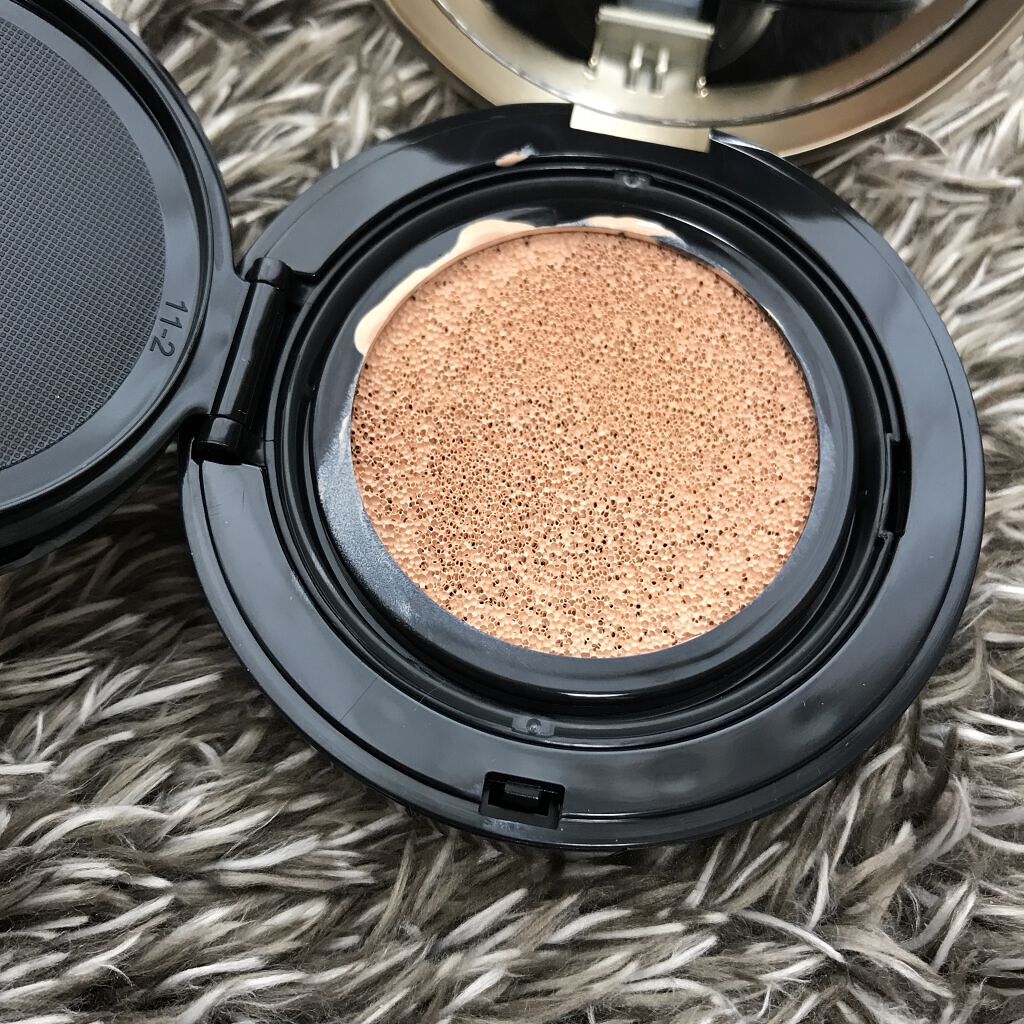 フローレス ルミエール ラディアンス パーフェクティング クッション/ローラ メルシエ/クッションファンデーションを使ったクチコミ（2枚目）