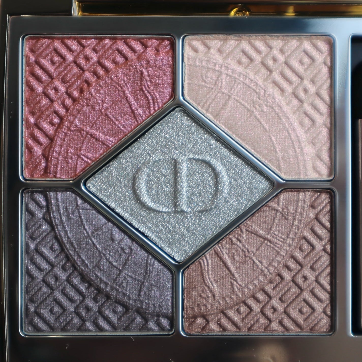 【旧】ディオールショウ サンク クルール(クリスマス コレクション 2024 限定品)/Dior/アイシャドウを使ったクチコミ(2枚目)