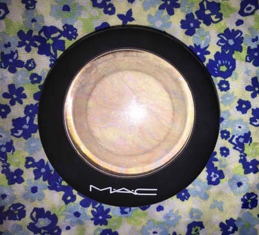 #底見えコスメ
#MAC 
#ミネラライズスキンフィニッシュ
#ライトスカペード

購入から1年、ついに底見え✨
ハイライト底見えは初めて！それくらいこれは好き！

私はこのハイライトを
・鼻筋
・眉間