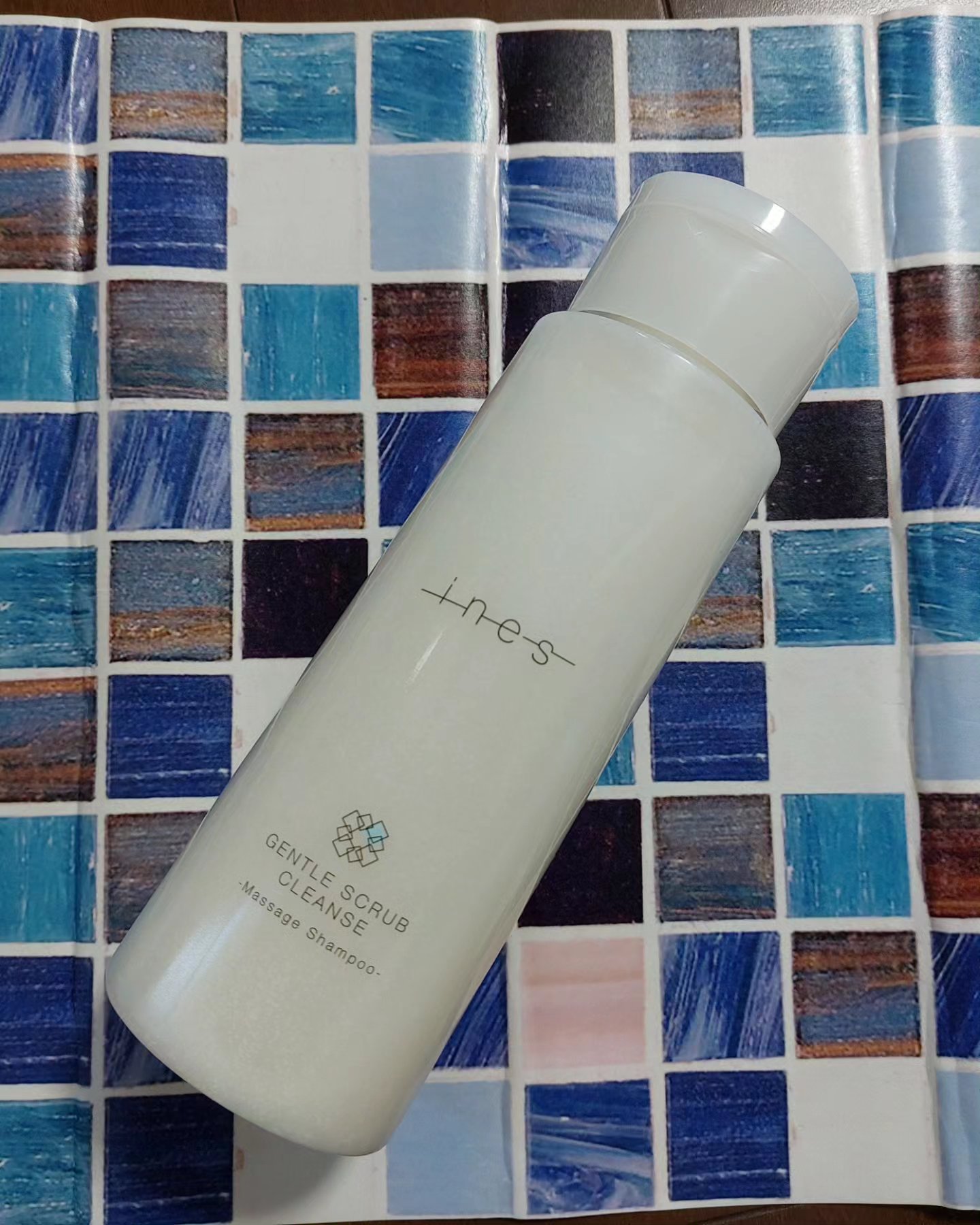 ines ジェントル スクラブ クレンズのクチコミ「サツドラ様のTwitterキャンペーンに当たり使いました。

海塩スクラブ配合。

毛穴まわり.....」（3枚目）