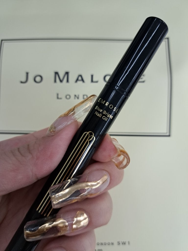 ブルーブライトネイルオイル/EMROSÉ/ネイルオイル・トリートメントを使ったクチコミ(1枚目)