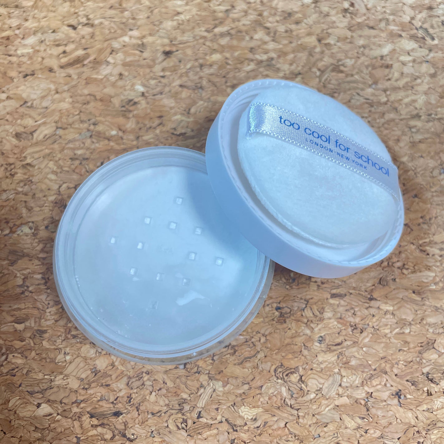 バイロダンフィニッシュセッティングパウダー/too cool for school/ルースパウダーを使ったクチコミ(3枚目)