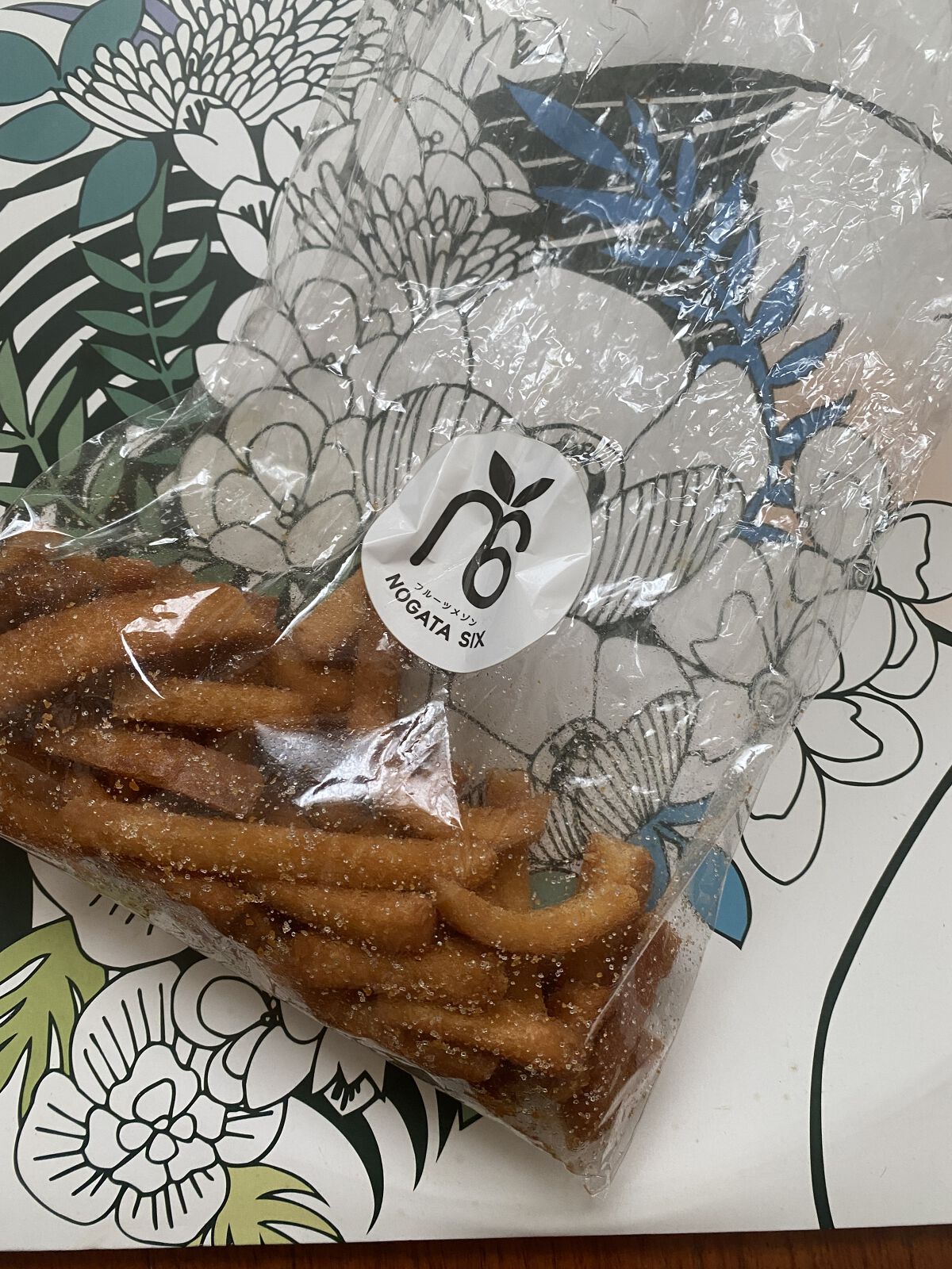 国立競技場でラスク！！300円
────────────
昨日サッカー観戦

ビールにつまみに
観戦してて、
美味しかったのが
このラスク♡

フルーツサンドで有名な？？
NOGATA SIX 
のラスク

美味しくビールに
ラスクで蒸し暑