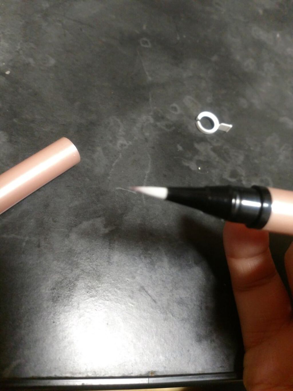 モイストピュアカラーリップ/ニベア/リップクリームを使ったクチコミ(2枚目)