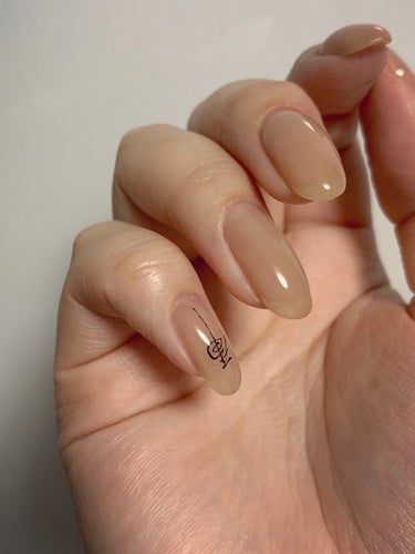 💅最近はナチュラル✖️ワンポイントが気分でございます💅

漢字のネイルシールをスーパーナチュラルワンカラーに合わせてみました！

MOMOジェルのスキンⅣをコンシーラーカラーとしてひとはけ…
マオジェル