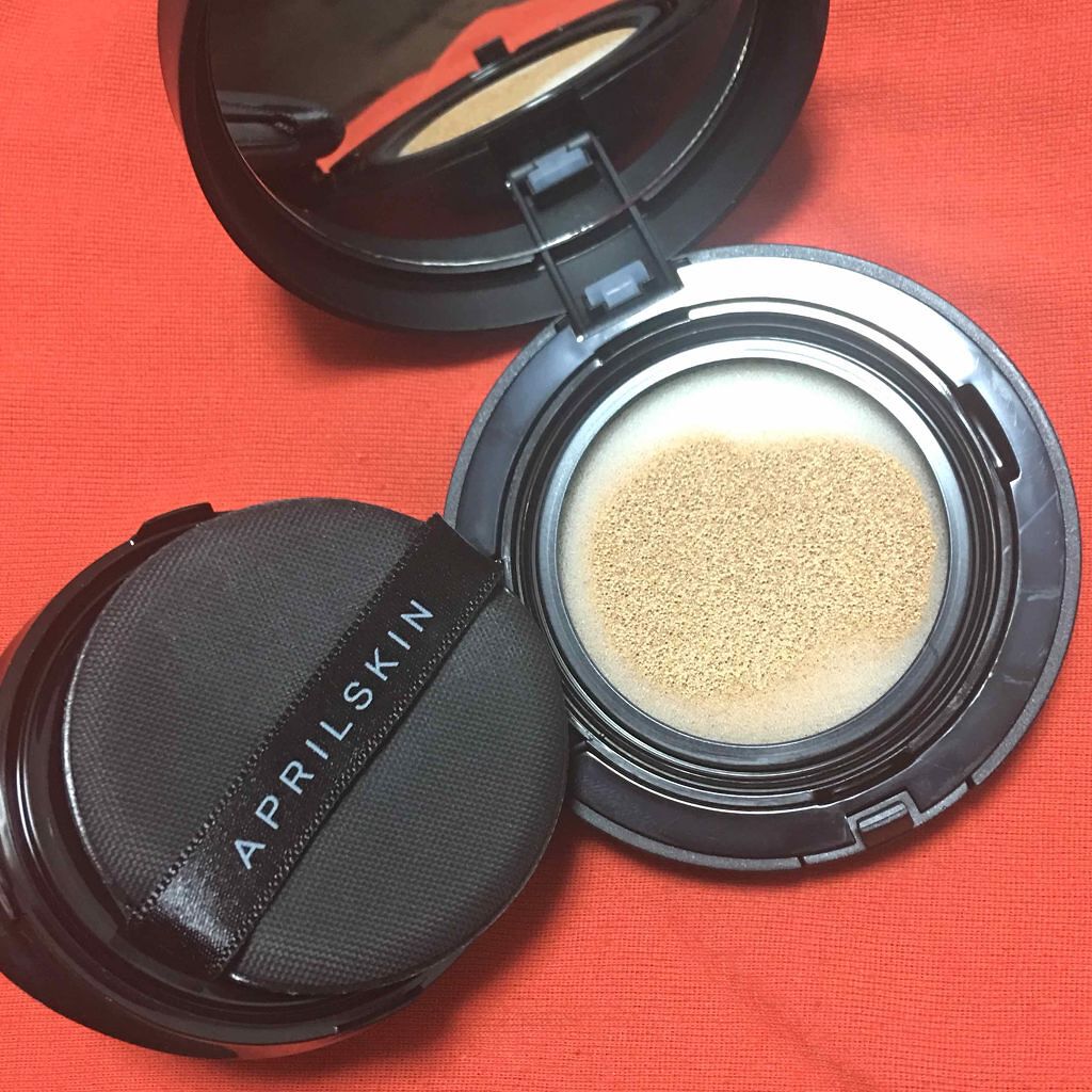 マジックスノークッション ブラック 2.0/APRILSKIN/クッションファンデーションを使ったクチコミ（1枚目）