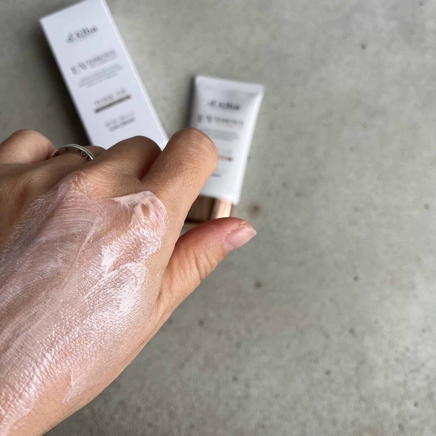 ウォータフルトーンアップサンクリーム/ダルバ/日焼け止めクリームを使ったクチコミ（3枚目）