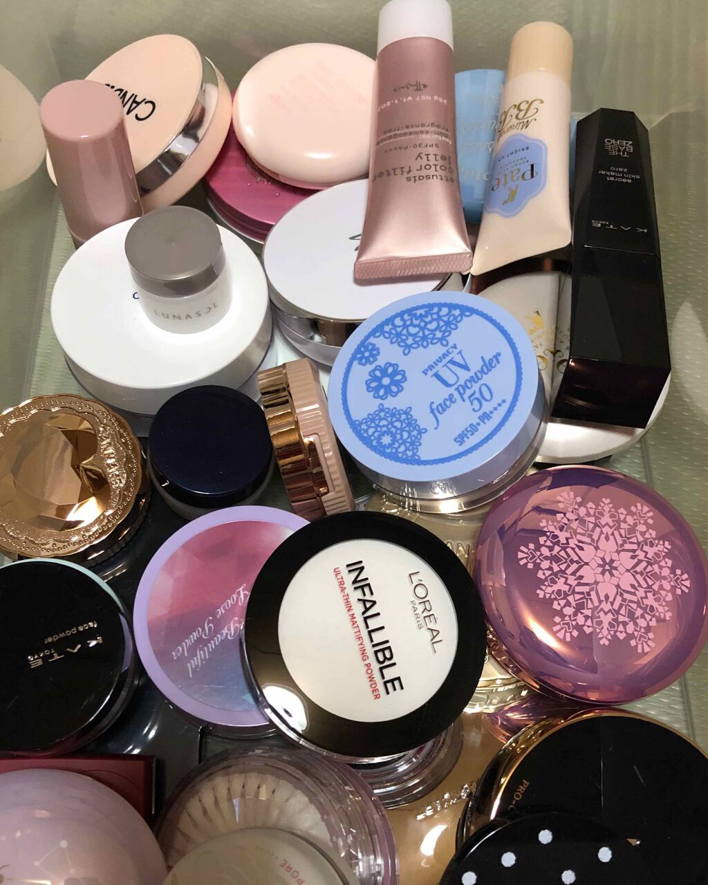 オイルブロック プレストパウダー ベビーブルー（限定）/ettusais/プレストパウダーを使ったクチコミ（1枚目）