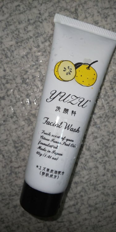 DAISO ゆず洗顔料のクチコミ「こちらはDAISOで購入したゆずの香り洗顔料です。
ゆずの爽やかな香りがやはりします。
泡立て.....」（1枚目）