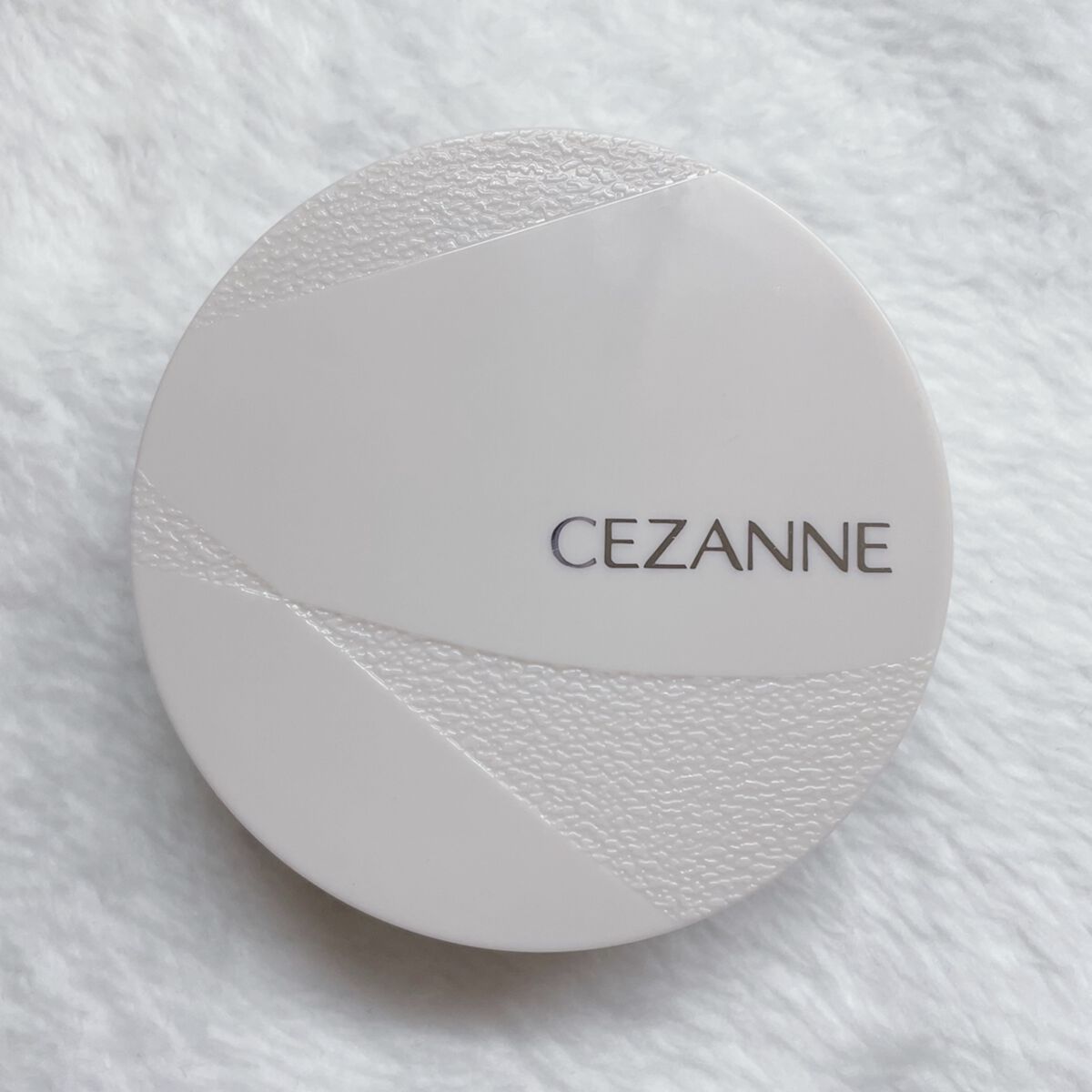 毛穴レスパウダー/CEZANNE/プレストパウダーを使ったクチコミ（2枚目）