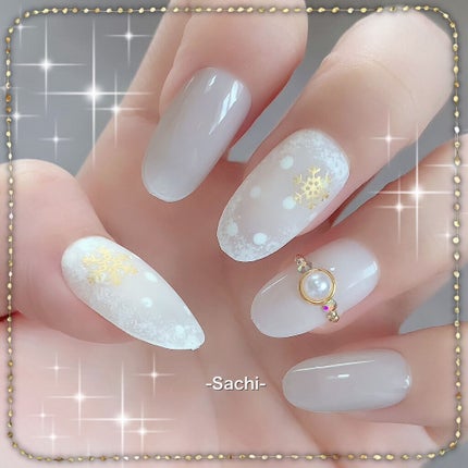 派手な冬ネイルはパーティーやイベントにおすすめ!上品ゴージャスなネイルデザイン紹介