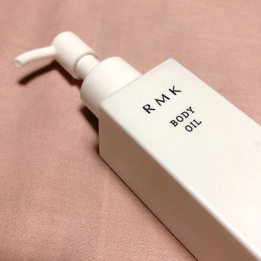 RMK ボディオイル＜LC＞のクチコミ「RMKのボディオイル♡♡

もっったりしたオイルなので
のびはそんなに良くないのですが
かかと.....」（1枚目）