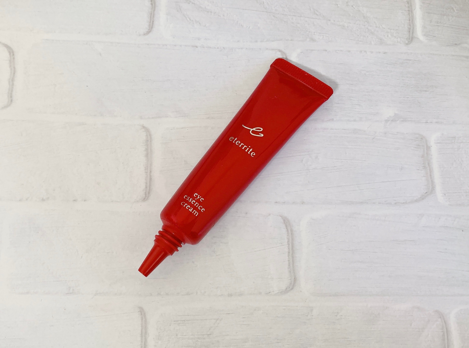 試してみた】シャルレ エタリテ アイ エッセンスクリームの効果・肌質