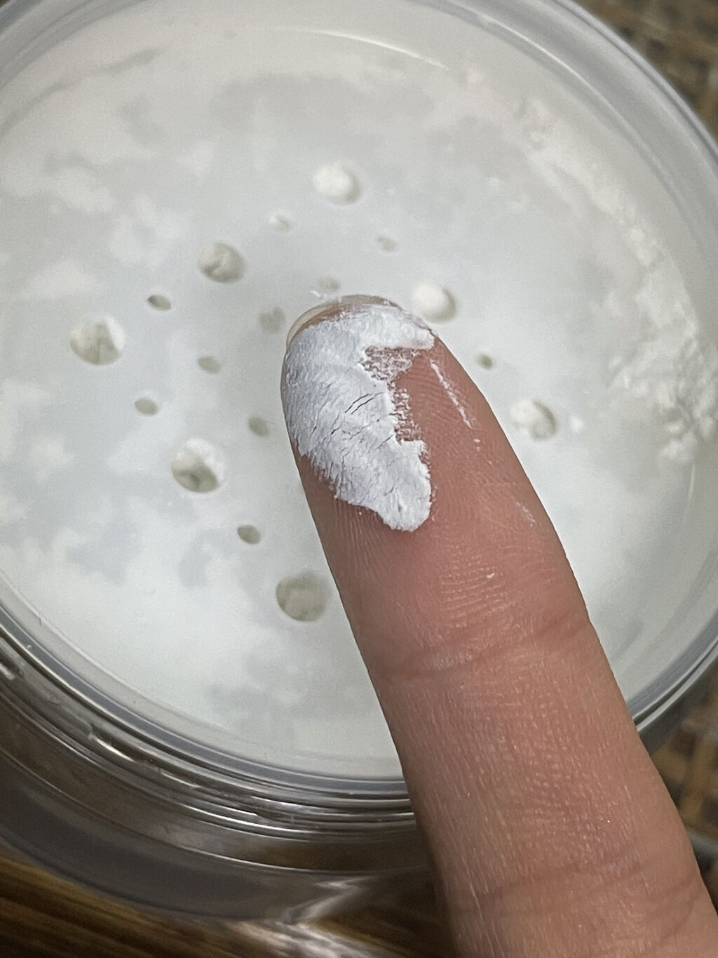 チャコット フィニッシングパウダー モイスト/チャコット・コスメティクス/ルースパウダーを使ったクチコミ（2枚目）